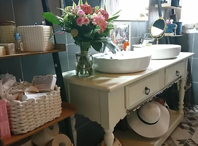 Comfortable Quiet House In The Countryside Porte-du-quercy For 8 People Hébergement de vacances *