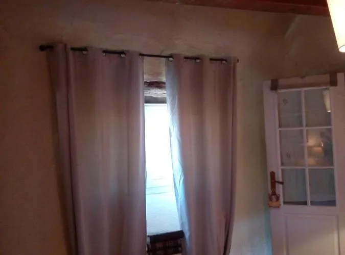 Comfortable Quiet House In The Countryside Porte-du-quercy For 8 People * Sérignac