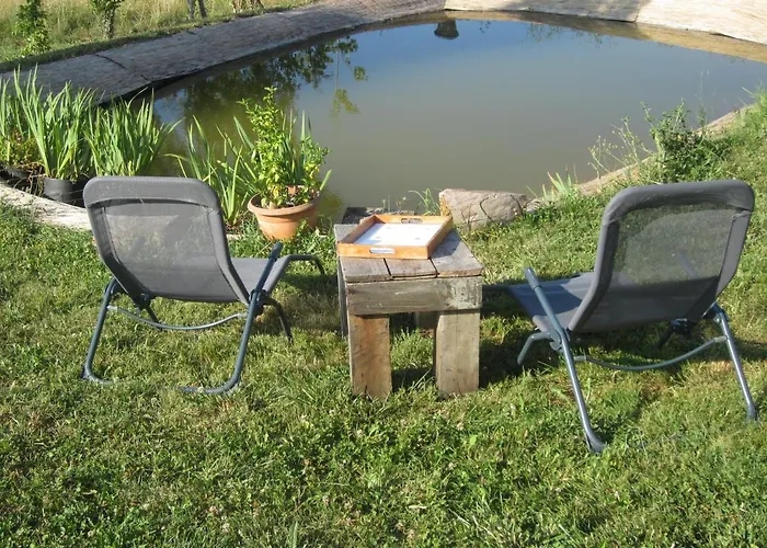 Comfortable Quiet House In The Countryside Porte-du-quercy For 8 People Hébergement de vacances *